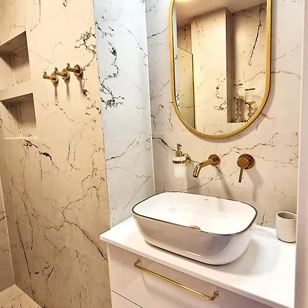 Center 708 - 50m2 Apartament *